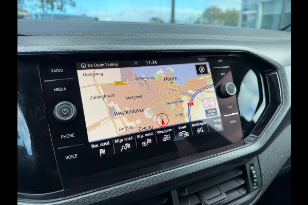 Volkswagen T-Cross 1.0 TSI 116pk Style R Line - Automaat - Navi - Winterpakket - Parkeerhulp Volkswagen T-Cross 1.0 TSI 116pk Style R Line - Automaat - Navi - Winterpakket - Parkeerhulp