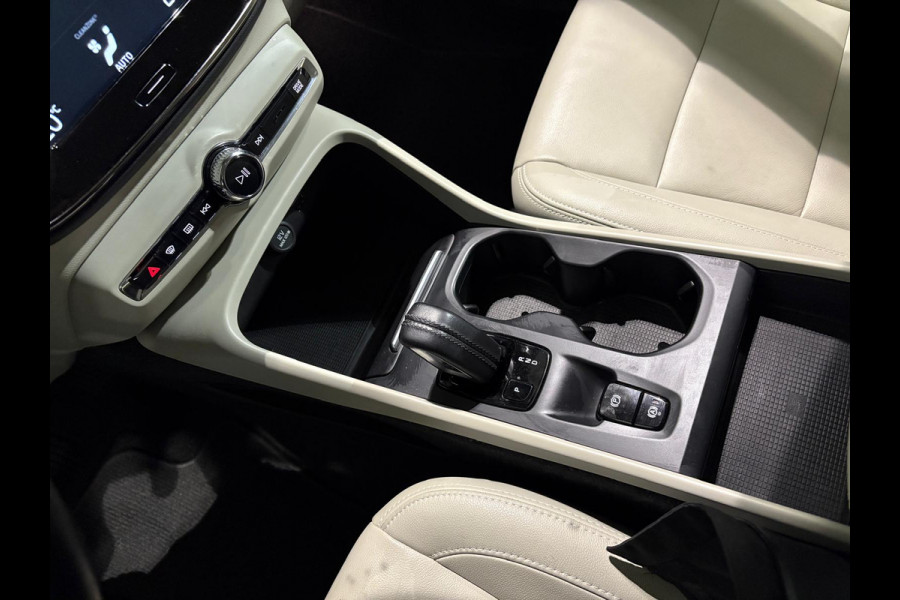 Volvo XC40 T5 Aut. Plug-In Hybrid Inscription Leder Parkeercamera 262pk Volvo XC40 T5 Aut. Plug-In Hybrid Inscription Leder Parkeercamera 262pk
