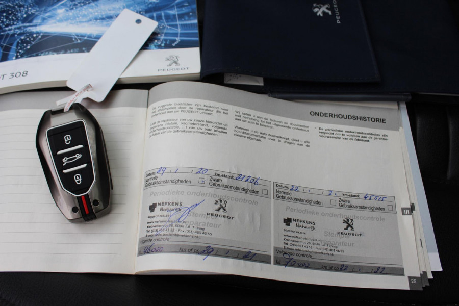 Peugeot 308 SW 1.2 PureTech Blue Lease Premium AUTOMAAT LEDER NAP /MEDIA/PANO CAMERA - PARKEERSENSOREN Peugeot 308 SW 1.2 PureTech Blue Lease Premium AUTOMAAT LEDER NAP /MEDIA/PANO CAMERA - PARKEERSENSOREN