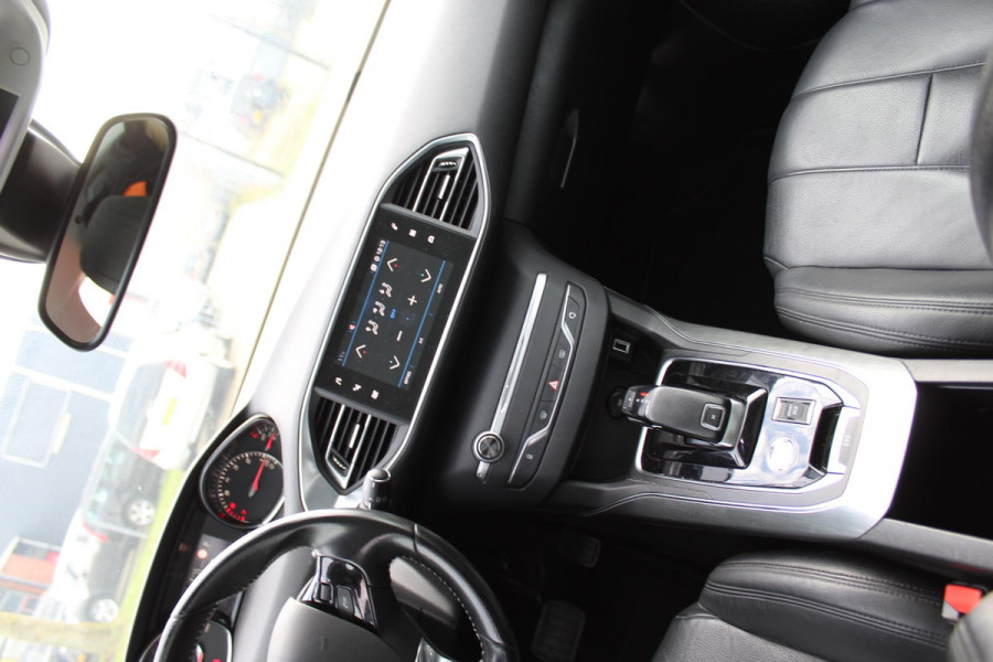 Peugeot 308 SW 1.2 PureTech Blue Lease Premium AUTOMAAT LEDER NAP /MEDIA/PANO CAMERA - PARKEERSENSOREN Peugeot 308 SW 1.2 PureTech Blue Lease Premium AUTOMAAT LEDER NAP /MEDIA/PANO CAMERA - PARKEERSENSOREN