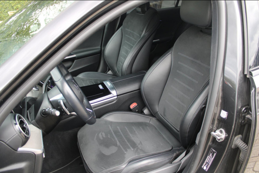 Mercedes-Benz C-Klasse Estate 200 AMG Line Night | Sfeer | Camera | Fender | Elek. Trekhaak Mercedes-Benz C-Klasse Estate 200 AMG Line Night | Sfeer | Camera | Fender | Elek. Trekhaak