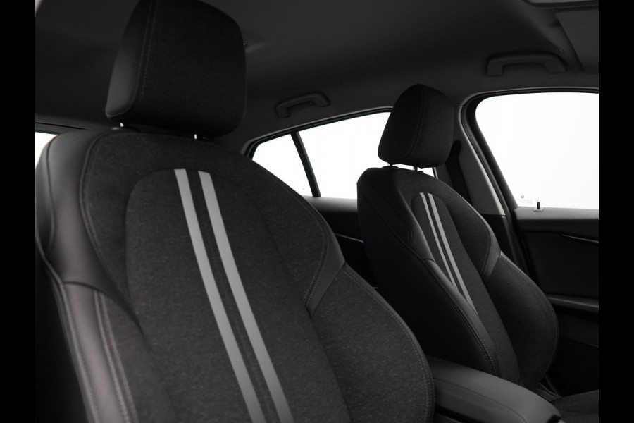 BMW 1-serie 118i Sportline 141pk Dealer O.H | Apple Carplay | Cruise Control | Virtual | Navigatie | LED Koplampen | Sfeerverlichting | DAB | 17"L.M | BMW 1-serie 118i Sportline 141pk Dealer O.H | Apple Carplay | Cruise Control | Virtual | Navigatie | LED Koplampen | Sfeerverlichting | DAB | 17"L.M |