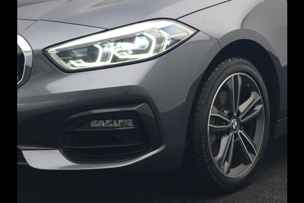 BMW 1-serie 118i Sportline 141pk Dealer O.H | Apple Carplay | Cruise Control | Virtual | Navigatie | LED Koplampen | Sfeerverlichting | DAB | 17"L.M | BMW 1-serie 118i Sportline 141pk Dealer O.H | Apple Carplay | Cruise Control | Virtual | Navigatie | LED Koplampen | Sfeerverlichting | DAB | 17"L.M |