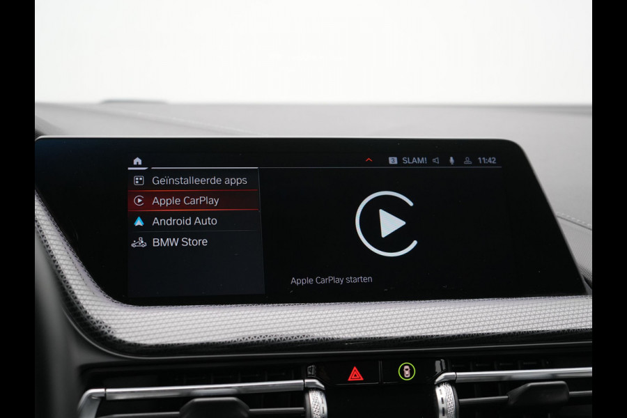 BMW 1-serie 118i Sportline 141pk Dealer O.H | Apple Carplay | Cruise Control | Virtual | Navigatie | LED Koplampen | Sfeerverlichting | DAB | 17"L.M | BMW 1-serie 118i Sportline 141pk Dealer O.H | Apple Carplay | Cruise Control | Virtual | Navigatie | LED Koplampen | Sfeerverlichting | DAB | 17"L.M |
