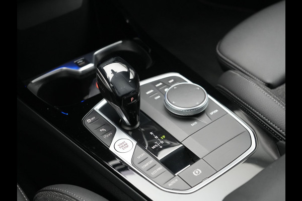 BMW 1-serie 118i Sportline 141pk Dealer O.H | Apple Carplay | Cruise Control | Virtual | Navigatie | LED Koplampen | Sfeerverlichting | DAB | 17"L.M | BMW 1-serie 118i Sportline 141pk Dealer O.H | Apple Carplay | Cruise Control | Virtual | Navigatie | LED Koplampen | Sfeerverlichting | DAB | 17"L.M |