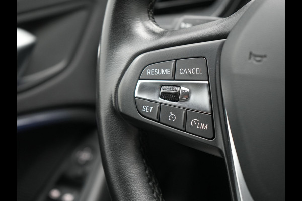 BMW 1-serie 118i Sportline 141pk Dealer O.H | Apple Carplay | Cruise Control | Virtual | Navigatie | LED Koplampen | Sfeerverlichting | DAB | 17"L.M | BMW 1-serie 118i Sportline 141pk Dealer O.H | Apple Carplay | Cruise Control | Virtual | Navigatie | LED Koplampen | Sfeerverlichting | DAB | 17"L.M |