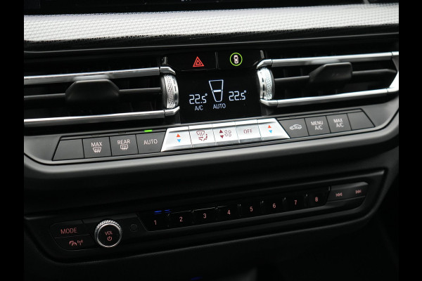 BMW 1-serie 118i Sportline 141pk Dealer O.H | Apple Carplay | Cruise Control | Virtual | Navigatie | LED Koplampen | Sfeerverlichting | DAB | 17"L.M | BMW 1-serie 118i Sportline 141pk Dealer O.H | Apple Carplay | Cruise Control | Virtual | Navigatie | LED Koplampen | Sfeerverlichting | DAB | 17"L.M |