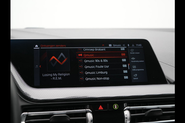 BMW 1-serie 118i Sportline 141pk Dealer O.H | Apple Carplay | Cruise Control | Virtual | Navigatie | LED Koplampen | Sfeerverlichting | DAB | 17"L.M | BMW 1-serie 118i Sportline 141pk Dealer O.H | Apple Carplay | Cruise Control | Virtual | Navigatie | LED Koplampen | Sfeerverlichting | DAB | 17"L.M |