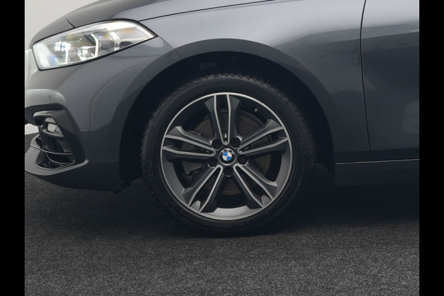 BMW 1-serie 118i Sportline 141pk Dealer O.H | Apple Carplay | Cruise Control | Virtual | Navigatie | LED Koplampen | Sfeerverlichting | DAB | 17"L.M | BMW 1-serie 118i Sportline 141pk Dealer O.H | Apple Carplay | Cruise Control | Virtual | Navigatie | LED Koplampen | Sfeerverlichting | DAB | 17"L.M |
