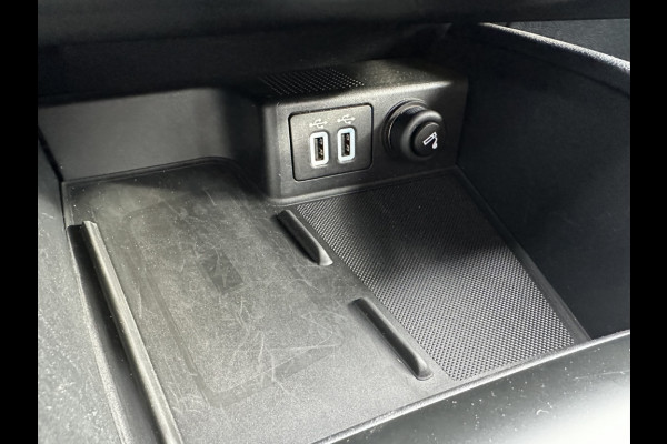 Ford Kuga 1.5 EcoB. ST-Line X WINTERPACK! B&O! Ford Kuga 1.5 EcoB. ST-Line X WINTERPACK! B&O!