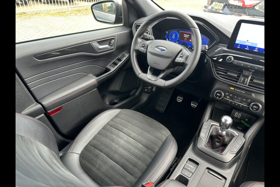 Ford Kuga 1.5 EcoB. ST-Line X WINTERPACK! B&O! Ford Kuga 1.5 EcoB. ST-Line X WINTERPACK! B&O!