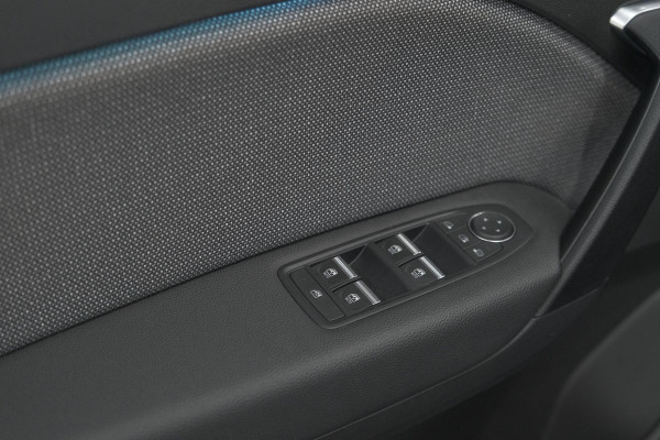 Renault Captur Mild Hybrid 160 EDC Techno | Pack Winter | Camera | Adaptieve Cruise Control | Apple Carplay Renault Captur Mild Hybrid 160 EDC Techno | Pack Winter | Camera | Adaptieve Cruise Control | Apple Carplay