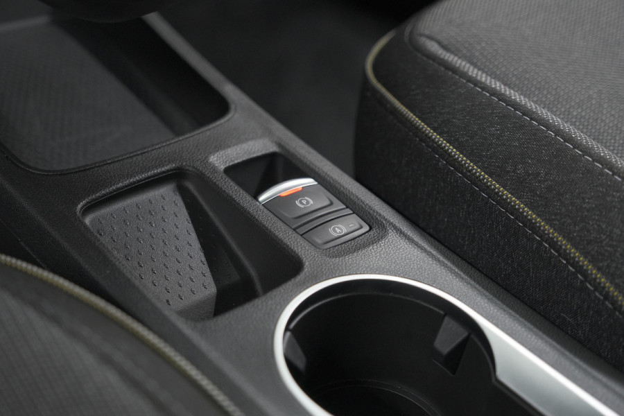 Renault Captur Mild Hybrid 160 EDC Techno | Pack Winter | Camera | Adaptieve Cruise Control | Apple Carplay Renault Captur Mild Hybrid 160 EDC Techno | Pack Winter | Camera | Adaptieve Cruise Control | Apple Carplay