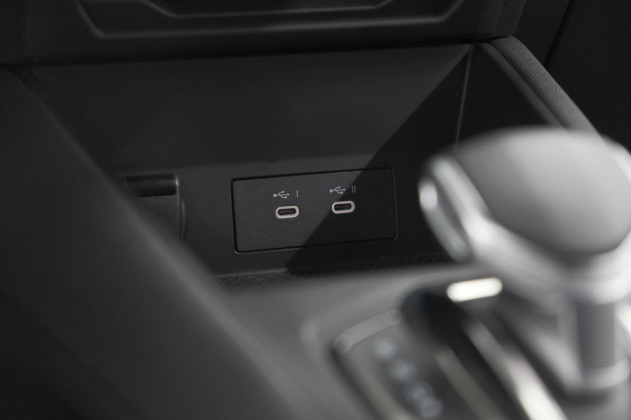 Renault Captur Mild Hybrid 160 EDC Techno | Pack Winter | Camera | Adaptieve Cruise Control | Apple Carplay Renault Captur Mild Hybrid 160 EDC Techno | Pack Winter | Camera | Adaptieve Cruise Control | Apple Carplay