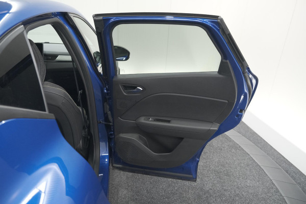 Renault Captur Mild Hybrid 160 EDC Techno | Pack Winter | Camera | Adaptieve Cruise Control | Apple Carplay Renault Captur Mild Hybrid 160 EDC Techno | Pack Winter | Camera | Adaptieve Cruise Control | Apple Carplay