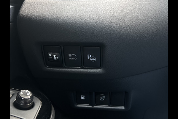Toyota C-HR 2.0 Hybrid Bi-Tone | Navi | Carplay | Dodehoek | Park Assist | Camera Toyota C-HR 2.0 Hybrid Bi-Tone | Navi | Carplay | Dodehoek | Park Assist | Camera