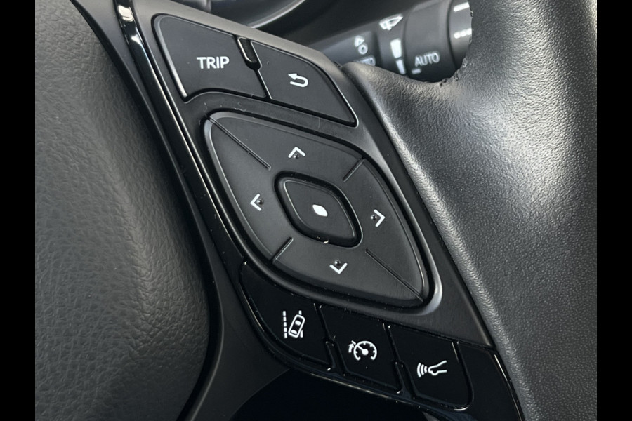 Toyota C-HR 2.0 Hybrid Bi-Tone | Navi | Carplay | Dodehoek | Park Assist | Camera Toyota C-HR 2.0 Hybrid Bi-Tone | Navi | Carplay | Dodehoek | Park Assist | Camera