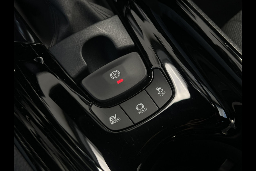 Toyota C-HR 2.0 Hybrid Bi-Tone | Navi | Carplay | Dodehoek | Park Assist | Camera Toyota C-HR 2.0 Hybrid Bi-Tone | Navi | Carplay | Dodehoek | Park Assist | Camera