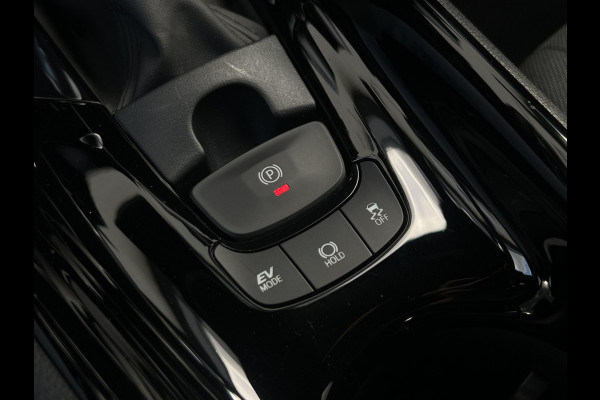 Toyota C-HR 2.0 Hybrid Bi-Tone | Navi | Carplay | Dodehoek | Park Assist | Camera Toyota C-HR 2.0 Hybrid Bi-Tone | Navi | Carplay | Dodehoek | Park Assist | Camera