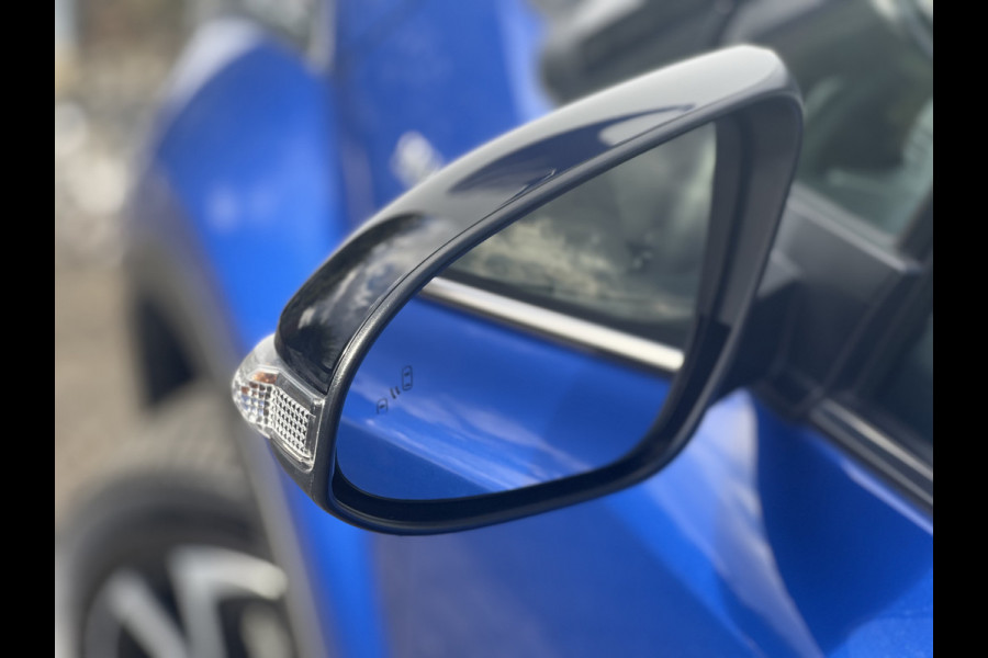 Toyota C-HR 2.0 Hybrid Bi-Tone | Navi | Carplay | Dodehoek | Park Assist | Camera Toyota C-HR 2.0 Hybrid Bi-Tone | Navi | Carplay | Dodehoek | Park Assist | Camera