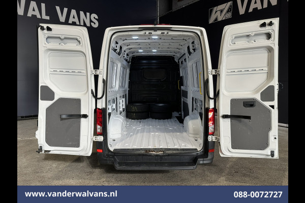 Volkswagen Crafter 2.0 TDI 141pk L3H3 L2H2 Euro6 Airco | Camera | Apple Carplay | Android Auto | Cruisecontrol | Massagestoel Chauffeursstoel Volkswagen Crafter 2.0 TDI 141pk L3H3 L2H2 Euro6 Airco | Camera | Apple Carplay | Android Auto | Cruisecontrol | Massagestoel Chauffeursstoel