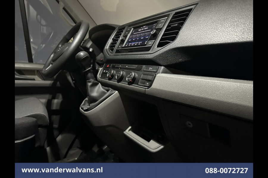 Volkswagen Crafter 2.0 TDI 141pk L3H3 L2H2 Euro6 Airco | Camera | Apple Carplay | Android Auto | Cruisecontrol | Massagestoel Chauffeursstoel Volkswagen Crafter 2.0 TDI 141pk L3H3 L2H2 Euro6 Airco | Camera | Apple Carplay | Android Auto | Cruisecontrol | Massagestoel Chauffeursstoel