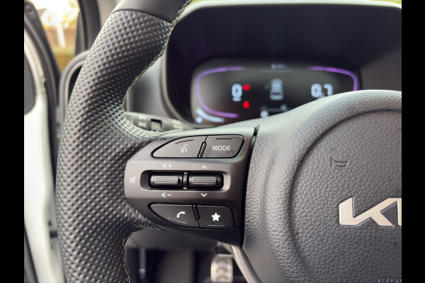 Kia Picanto 1.0 DPI GT-Line Open Dak | BSD | Key-Less | Draadloos Opladen | Climate | Stoelverwarming | Kia Picanto 1.0 DPI GT-Line Open Dak | BSD | Key-Less | Draadloos Opladen | Climate | Stoelverwarming |