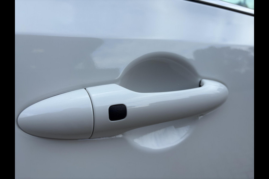 Kia Picanto 1.0 DPI GT-Line Open Dak | BSD | Key-Less | Draadloos Opladen | Climate | Stoelverwarming | Kia Picanto 1.0 DPI GT-Line Open Dak | BSD | Key-Less | Draadloos Opladen | Climate | Stoelverwarming |