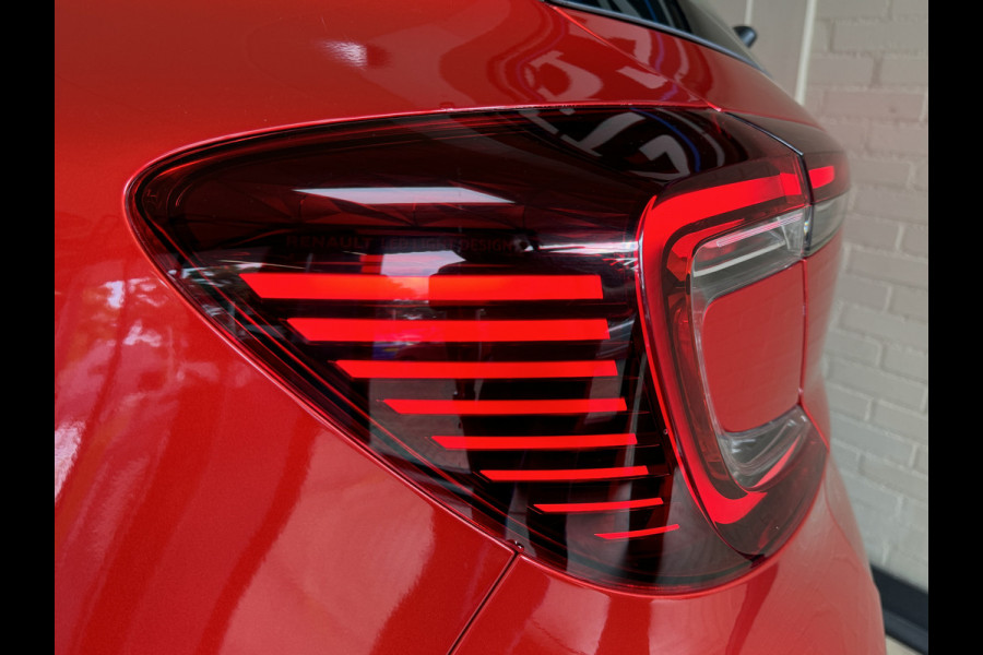 Renault Captur 1.3 TCe 130 Intens | Navi | ACC | Blindspot | Camera |17" | PDC V+A | 100% Onderhouden! Renault Captur 1.3 TCe 130 Intens | Navi | ACC | Blindspot | Camera |17" | PDC V+A | 100% Onderhouden!