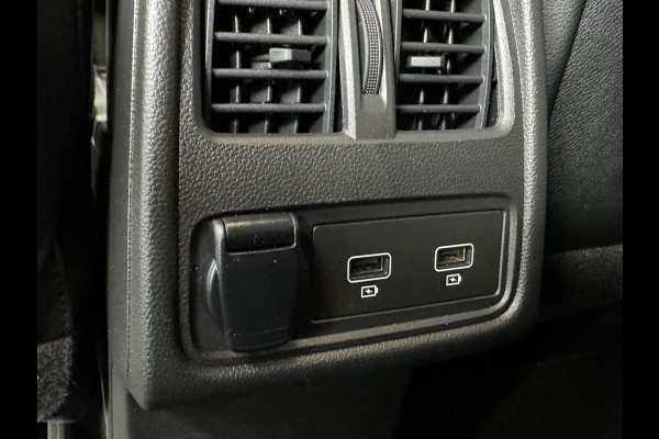 Renault Captur 1.3 TCe 130 Intens | Navi | ACC | Blindspot | Camera |17" | PDC V+A | 100% Onderhouden! Renault Captur 1.3 TCe 130 Intens | Navi | ACC | Blindspot | Camera |17" | PDC V+A | 100% Onderhouden!