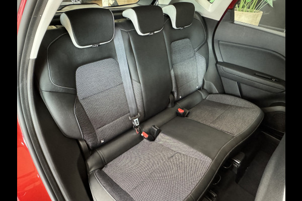 Renault Captur 1.3 TCe 130 Intens | Navi | ACC | Blindspot | Camera |17" | PDC V+A | 100% Onderhouden! Renault Captur 1.3 TCe 130 Intens | Navi | ACC | Blindspot | Camera |17" | PDC V+A | 100% Onderhouden!