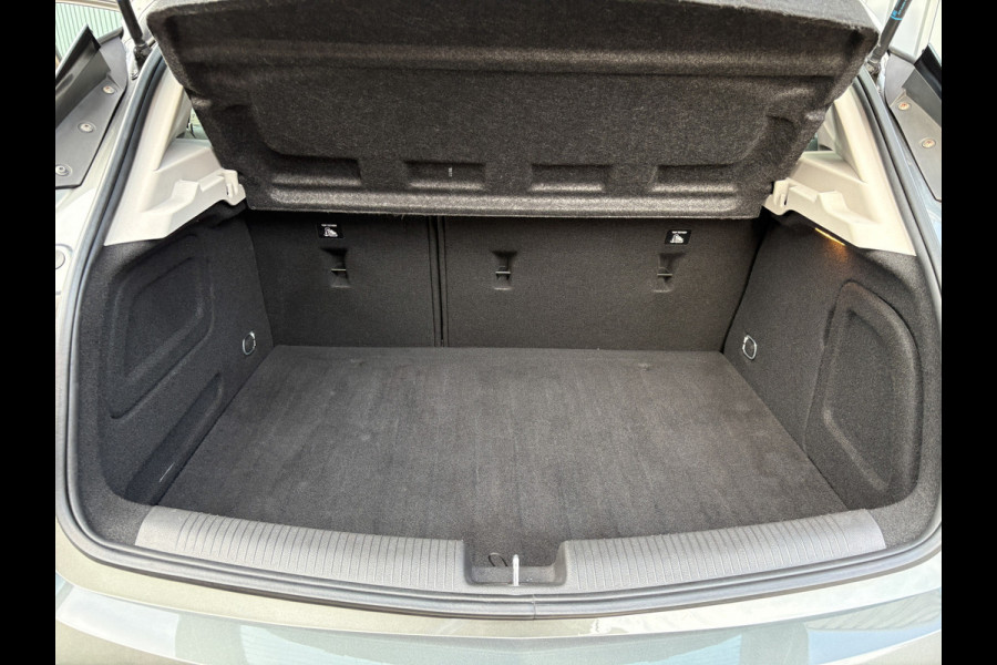 Opel Astra 1.4T 150Pk Innovation | Keyless | Trekhaak afnb. | Apple Carplay | Navi | Prijs Rijklaar!! Opel Astra 1.4T 150Pk Innovation | Keyless | Trekhaak afnb. | Apple Carplay | Navi | Prijs Rijklaar!!