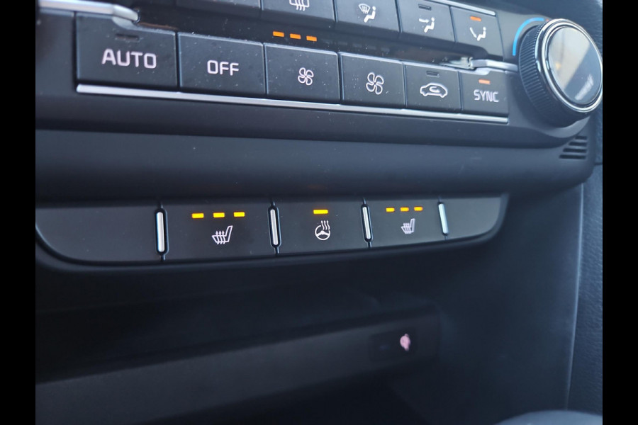 Kia Ceed 1.5 T-GDi DynamicPlusLine | Automaat | Stoel- en Stuurverwarming | Navi | Clima | Carplay/Android auto | Lichtmetalen velgen | LED | Kia Ceed 1.5 T-GDi DynamicPlusLine | Automaat | Stoel- en Stuurverwarming | Navi | Clima | Carplay/Android auto | Lichtmetalen velgen | LED |