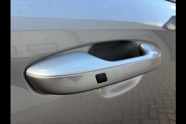 Kia Niro 1.6 GDi Hybrid DynamicLine Automaat | Navigatie | Camera | Parkeersensoren | Climate | Apple Carplay / Android Auto | Kia Niro 1.6 GDi Hybrid DynamicLine Automaat | Navigatie | Camera | Parkeersensoren | Climate | Apple Carplay / Android Auto |