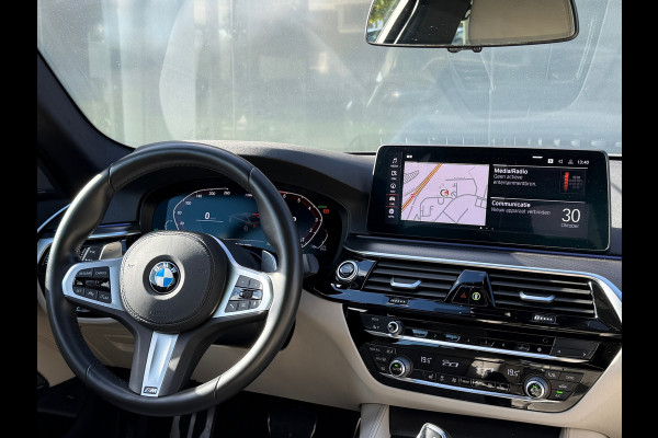 BMW 5 Serie 530i M-Sport Laser|Memory|Adap Cruise|Harman Kardon|Leder BMW 5 Serie 530i M-Sport Laser|Memory|Adap Cruise|Harman Kardon|Leder