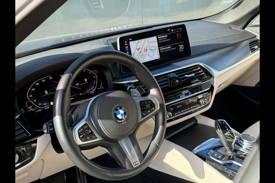 BMW 5 Serie 530i M-Sport Laser|Memory|Adap Cruise|Harman Kardon|Leder BMW 5 Serie 530i M-Sport Laser|Memory|Adap Cruise|Harman Kardon|Leder