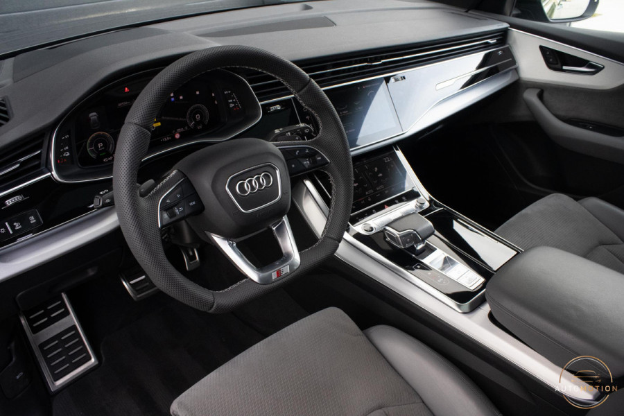 Audi Q8 60 TFSI e quattro Competition SQ8  PANO  CAM  ACC  LANE ASS  TREKHAAK LUCHTVERING Audi Q8 60 TFSI e quattro Competition SQ8  PANO  CAM  ACC  LANE ASS  TREKHAAK LUCHTVERING