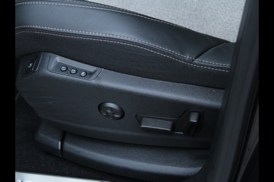 Peugeot 3008 1.6 HYbrid 225 Blue Lease GT NL AUTO | PANO | CAMERA | AFN. TREKHAAK |