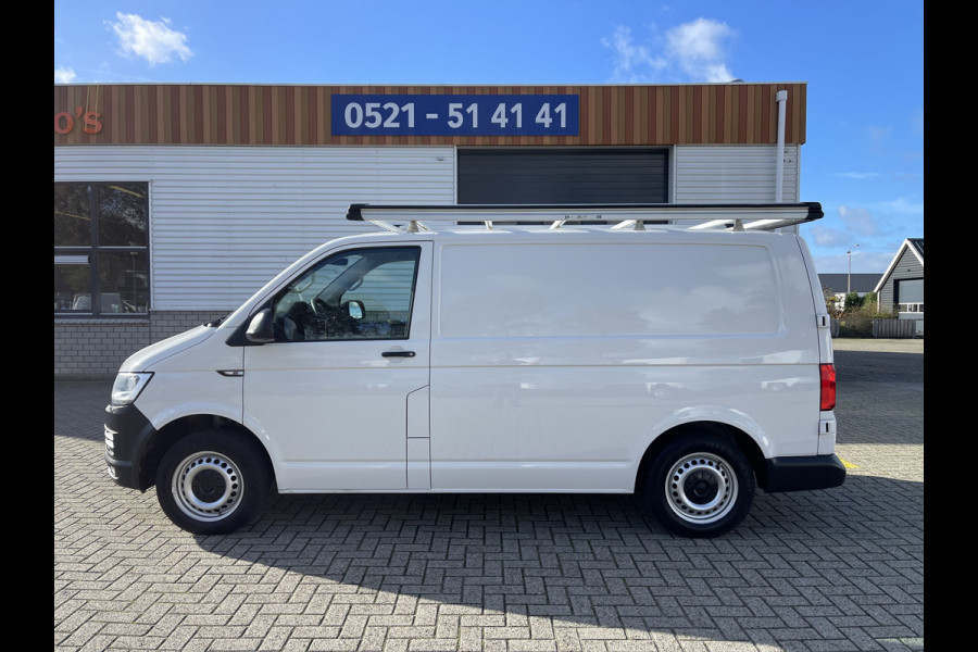Volkswagen Transporter 2.0 TDI 102pk L1H1 Comfortline met Bott ingerichte laadruimte / lease vanaf € 269 / vaste prijs rijklaar € 15.950 ex btw / airco / cruise / imperial / trekhaak / pdc achter ! Volkswagen Transporter 2.0 TDI 102pk L1H1 Comfortline met Bott ingerichte laadruimte / lease vanaf € 269 / vaste prijs rijklaar € 15.950 ex btw / airco / cruise / imperial / trekhaak / pdc achter !