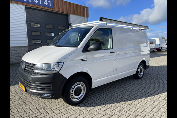 Volkswagen Transporter 2.0 TDI 102pk L1H1 Comfortline met Bott ingerichte laadruimte / lease vanaf € 269 / vaste prijs rijklaar € 15.950 ex btw / airco / cruise / imperial / trekhaak / pdc achter ! Volkswagen Transporter 2.0 TDI 102pk L1H1 Comfortline met Bott ingerichte laadruimte / lease vanaf € 269 / vaste prijs rijklaar € 15.950 ex btw / airco / cruise / imperial / trekhaak / pdc achter !
