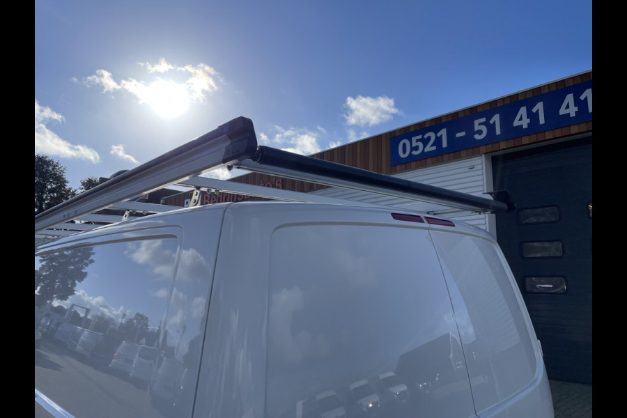 Volkswagen Transporter 2.0 TDI 102pk L1H1 Comfortline met Bott ingerichte laadruimte / lease vanaf € 269 / vaste prijs rijklaar € 15.950 ex btw / airco / cruise / imperial / trekhaak / pdc achter ! Volkswagen Transporter 2.0 TDI 102pk L1H1 Comfortline met Bott ingerichte laadruimte / lease vanaf € 269 / vaste prijs rijklaar € 15.950 ex btw / airco / cruise / imperial / trekhaak / pdc achter !