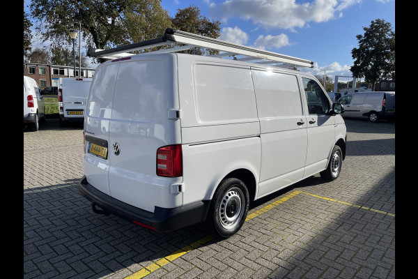 Volkswagen Transporter 2.0 TDI 102pk L1H1 Comfortline met Bott ingerichte laadruimte / lease vanaf € 269 / vaste prijs rijklaar € 15.950 ex btw / airco / cruise / imperial / trekhaak / pdc achter ! Volkswagen Transporter 2.0 TDI 102pk L1H1 Comfortline met Bott ingerichte laadruimte / lease vanaf € 269 / vaste prijs rijklaar € 15.950 ex btw / airco / cruise / imperial / trekhaak / pdc achter !