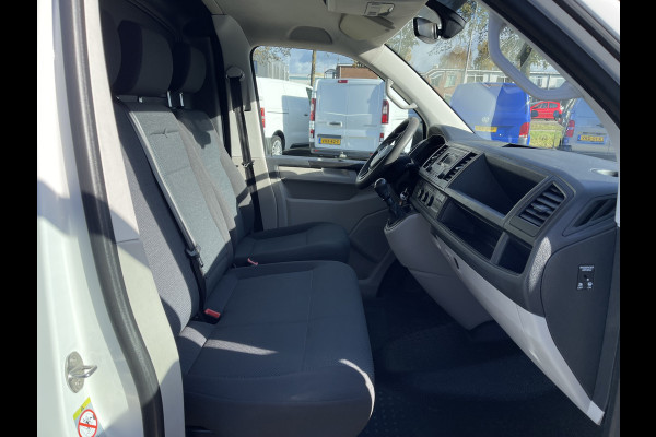 Volkswagen Transporter 2.0 TDI 102pk L1H1 Comfortline met Bott ingerichte laadruimte / lease vanaf € 269 / vaste prijs rijklaar € 15.950 ex btw / airco / cruise / imperial / trekhaak / pdc achter ! Volkswagen Transporter 2.0 TDI 102pk L1H1 Comfortline met Bott ingerichte laadruimte / lease vanaf € 269 / vaste prijs rijklaar € 15.950 ex btw / airco / cruise / imperial / trekhaak / pdc achter !