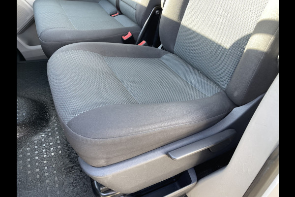 Volkswagen Transporter 2.0 TDI 102pk L1H1 Comfortline met Bott ingerichte laadruimte / lease vanaf € 269 / vaste prijs rijklaar € 15.950 ex btw / airco / cruise / imperial / trekhaak / pdc achter ! Volkswagen Transporter 2.0 TDI 102pk L1H1 Comfortline met Bott ingerichte laadruimte / lease vanaf € 269 / vaste prijs rijklaar € 15.950 ex btw / airco / cruise / imperial / trekhaak / pdc achter !