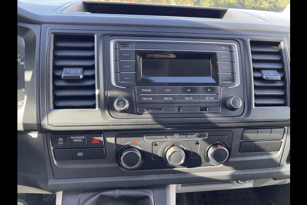 Volkswagen Transporter 2.0 TDI 102pk L1H1 Comfortline met Bott ingerichte laadruimte / lease vanaf € 269 / vaste prijs rijklaar € 15.950 ex btw / airco / cruise / imperial / trekhaak / pdc achter ! Volkswagen Transporter 2.0 TDI 102pk L1H1 Comfortline met Bott ingerichte laadruimte / lease vanaf € 269 / vaste prijs rijklaar € 15.950 ex btw / airco / cruise / imperial / trekhaak / pdc achter !