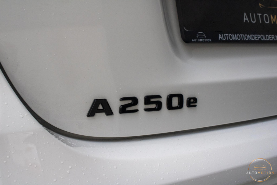 Mercedes-Benz A-Klasse 250 e AMG Line PANO Burmester Sfeerverlichting Parkeerassistent
