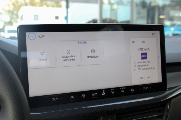 Ford Focus 1.0 EcoBoost Hybrid ST Line 125pk | SYNC 4 Navigatie | Achteruitrijcamera | 7 Traps automaat | Led koplampen Ford Focus 1.0 EcoBoost Hybrid ST Line 125pk | SYNC 4 Navigatie | Achteruitrijcamera | 7 Traps automaat | Led koplampen