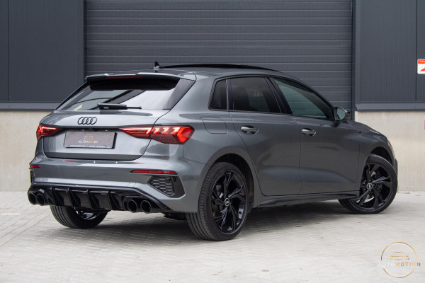 Audi A3 Sportback 40 TFSIe S Comp. S3 PANO B&O S line Camera Dode hoek Audi A3 Sportback 40 TFSIe S Comp. S3 PANO B&O S line Camera Dode hoek