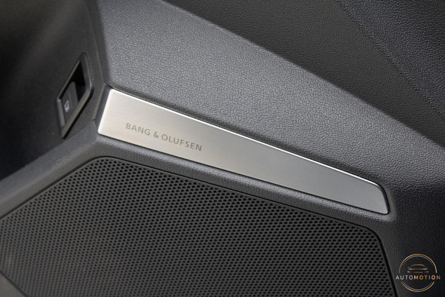 Audi A3 Sportback 40 TFSIe S Comp. S3 PANO B&O S line Camera Dode hoek Audi A3 Sportback 40 TFSIe S Comp. S3 PANO B&O S line Camera Dode hoek