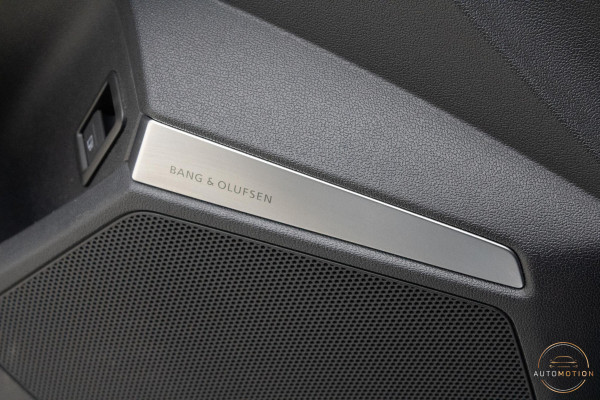 Audi A3 Sportback 40 TFSIe S Comp. S3 PANO B&O S line Camera Dode hoek Audi A3 Sportback 40 TFSIe S Comp. S3 PANO B&O S line Camera Dode hoek